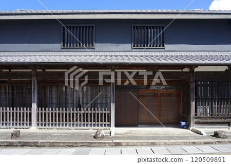 Tsuchiyama-juku main inn ruins: Tsuchiyama-juku streetscape on the Tokaido road (Tsuchyama, Koka City, Shiga Prefecture) 120509891