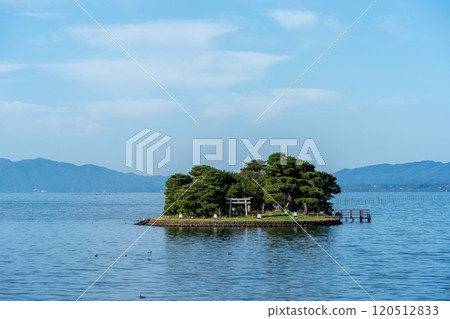 <Shimane Prefecture> Lake Shinji, Yomegashima Island, November <Shimane Prefecture> Lake Shinji, Yomegashima Island, November 120512833