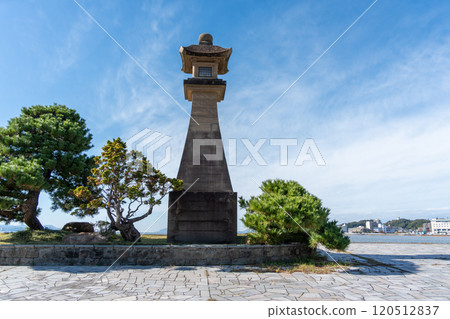 <島根縣> 11月,宍道湖畔青柳樓的大燈籠 <島根縣> 11月,宍道湖畔青柳樓的大燈籠 120512837