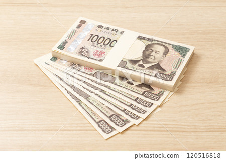 1.06 million yen on the table 1.06 million yen on the table 120516818