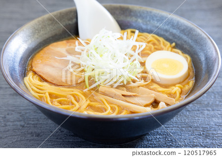 美味的韭菜味噌拉麵 120517965