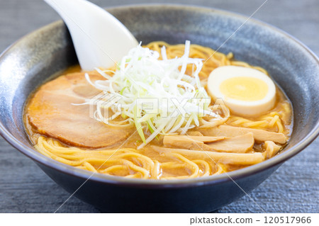 Delicious leek miso ramen 120517966
