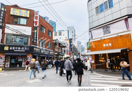 Main Street of Seongsu, Seoul Main Street of Seongsu, Seoul 120519692