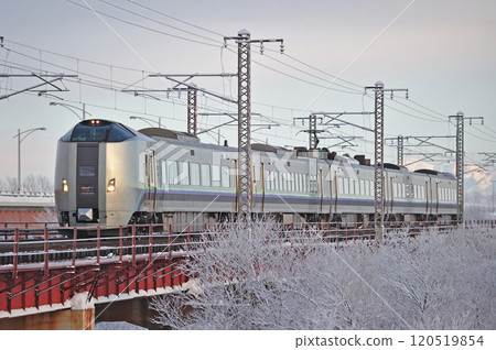 函館本線 往 Horo-Kamporo 方向 JR 北海道 789 系列 1000 系列 HL-1002 編組（札幌）超級神威 120519854