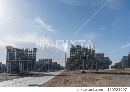 熔鹽塔式太陽能發電廠 120523607