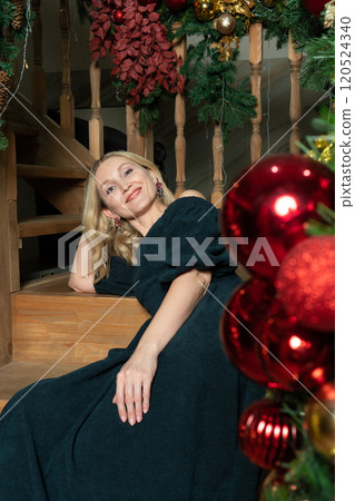 snow hat walk sit tree holiday snowman smile tinsel decor prize red ladder winter wait steps recreation 120524340