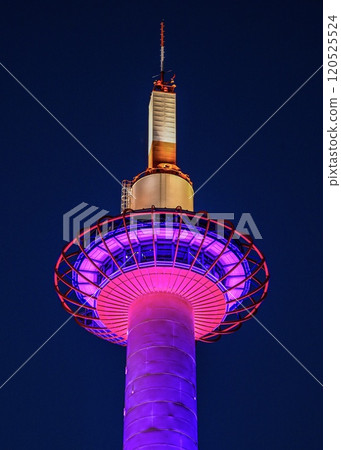 尼德克京都塔亮起紫色燈光,支持消除暴力侵害婦女行為運動 尼德克京都塔亮起紫色燈光,支持消除暴力侵害婦女行為運動 120525524