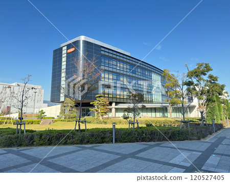 TOCALO Co., Ltd. Head Office Building (Minatojima Minamimachi, Chuo Ward, Kobe City) 120527405