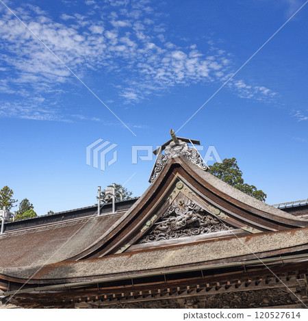 Koyasan Kongobu-ji Temple gable dragon sculpture Koyasan Kongobu-ji Temple gable dragon sculpture 120527614