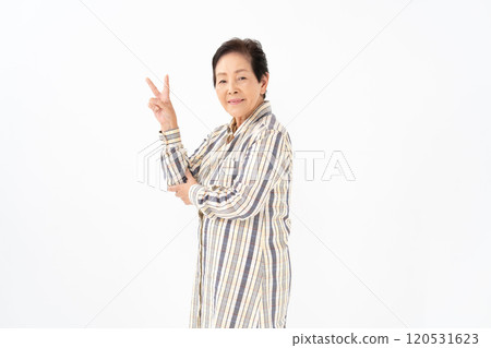 Senior woman portrait peace 120531623