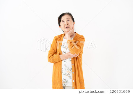 Senior woman portrait thinking 120531669