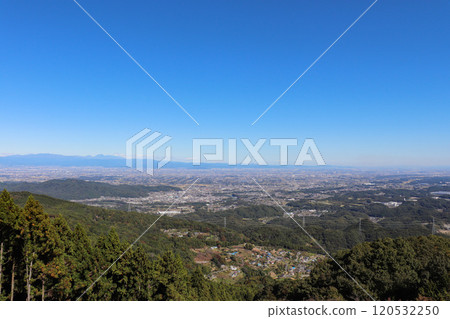 從小鈴山眺望的景色（埼玉縣東秩父村） 120532250