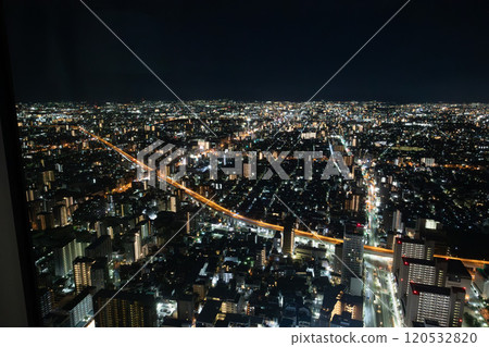 The night view from the guest room of the Osaka Marriott Miyako Hotel, a luxury foreign hotel located in the skyscraper Abeno Harukas The night view from the guest room of the Osaka Marriott Miyako Hotel, a luxury foreign hotel located in the skyscraper Abeno Harukas 120532820