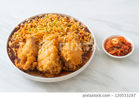 Korean instant noodles with fried chicken or Fried chicken ramyeon 120533287