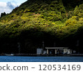 燈光照耀在山腰上 120534169