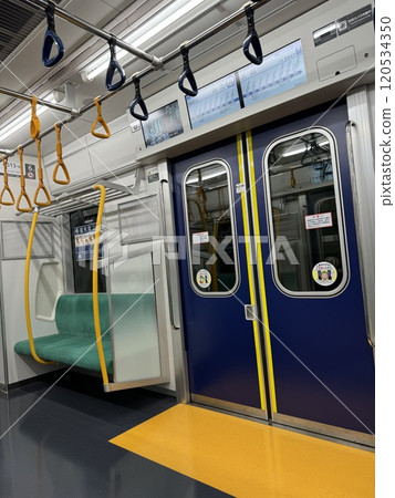 火車內優先座位附近 火車內優先座位附近 120534350