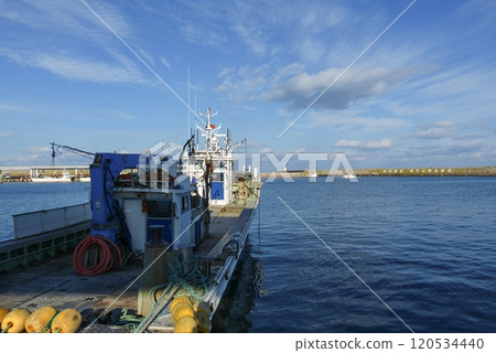 Fishing port on a sunny day in winter 120534440