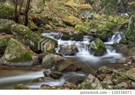 福島縣山津町秋天的瀧川溪谷 120536071