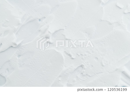 Luxurious shaving foam texture. Creamy richness for a smooth, pampered grooming experience 120536199