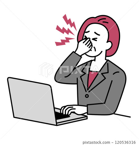 一名身穿西裝的中年婦女在筆記型電腦上工作時眼睛疲勞 120536316