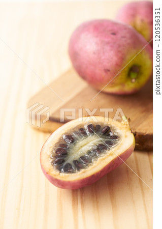 Image of the fruit of the mube tree 120536351
