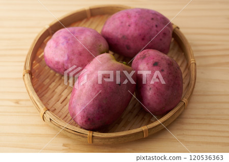 Image of the fruit of the mube tree 120536363