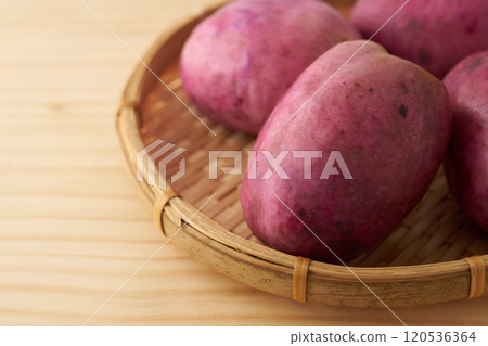 Image of the fruit of the mube tree 120536364