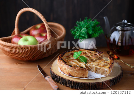 Apple pie (dark background) 120537112