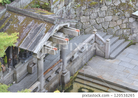 Otowa Waterfall in Kiyomizu Temple 120538265
