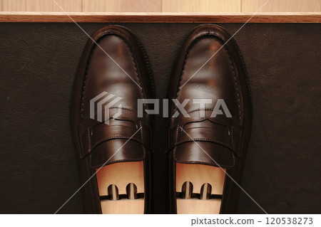 精美拋光棕色樂福鞋 精美拋光棕色樂福鞋 120538273