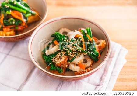 Chikuwa and chrysanthemum dressed in sesame seeds 120539520