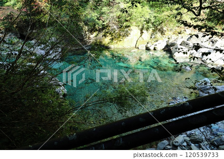 安井溪谷(仁澱藍)/【高知縣仁澱川町】 安井溪谷(仁澱藍)/【高知縣仁澱川町】 120539733