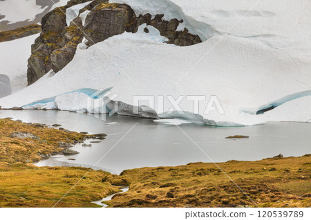 Snowy mountains in Norway 120539789