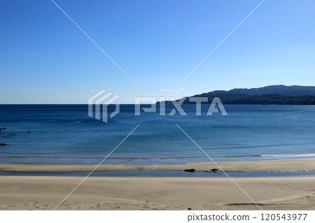 Calm sea and white sand beach in early winter Calm sea and white sand beach in early winter 120543977