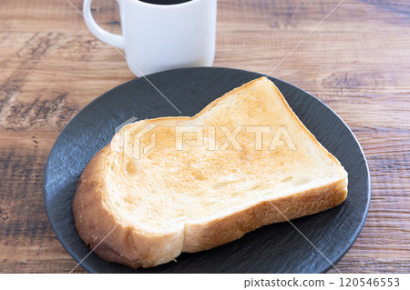 美味的山形麵包吐司和熱咖啡 120546553