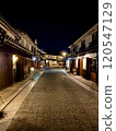 The illuminated Kurashiki Bikan Historical Quarter 120547129