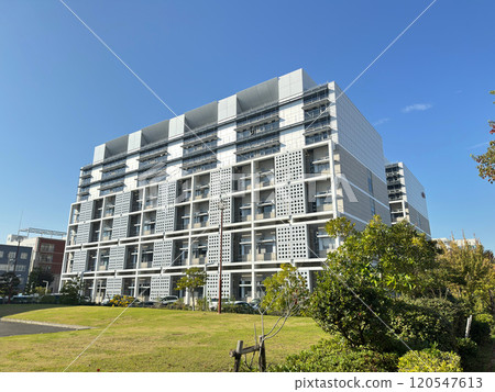 Kobe International Business Center (KIBC) / Minatojima Minamimachi, Chuo Ward, Kobe City 120547613