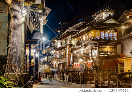 Yamagata Prefecture Ginzan Onsen / Illumination Yamagata Prefecture Ginzan Onsen / Illumination 120547911