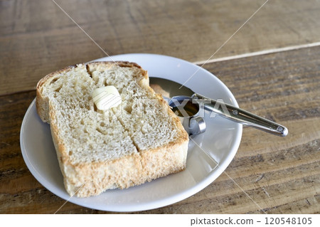 Honey butter toast 120548105