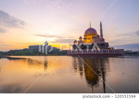 馬來西亞布特拉清真寺日出 120551594