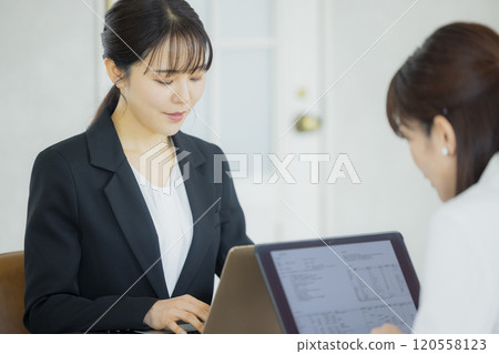 Woman working in the office Woman working in the office 120558123