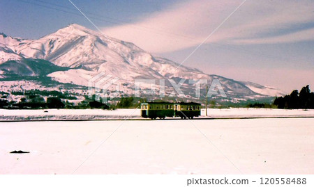 1968年，前往福島縣萬代山豬苗代萬代山腳下的沼尻鐵道廢棄線路 120558488