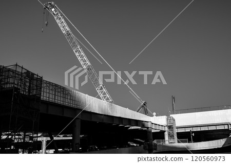 東京重建新宿站西口旋轉和建築起重機 2024.11 F-5 單色 120560973