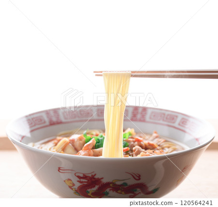 又好吃又辣！豬肉泡菜拉麵 120564241