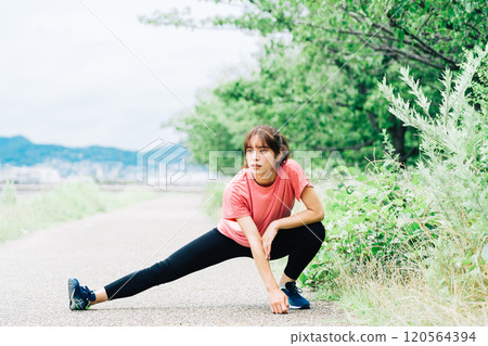 Women stretching 120564394