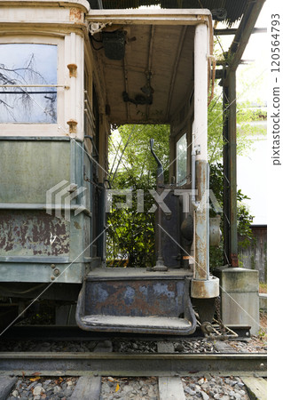 京都市交通局2號列車平安神宮南紫苑內（重要文化財產） 120564793