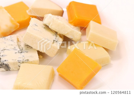 Assorted cheeses: Gorgonzola, Cheddar, Gouda, Mimolette Assorted cheeses: Gorgonzola, Cheddar, Gouda, Mimolette 120564811