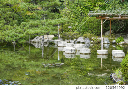 Heian Shrine Nakashinen (November) Garyu Bridge 120564992