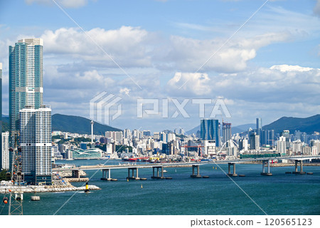 Scenery of Namhangang Bridge and Busan [Korea/Busan] 120565123