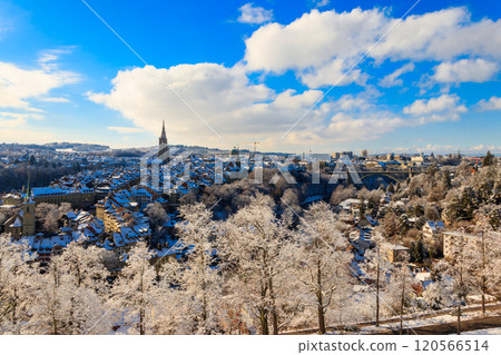 View of the Aare river and old town of Bern at winter in Switzerland 120566514